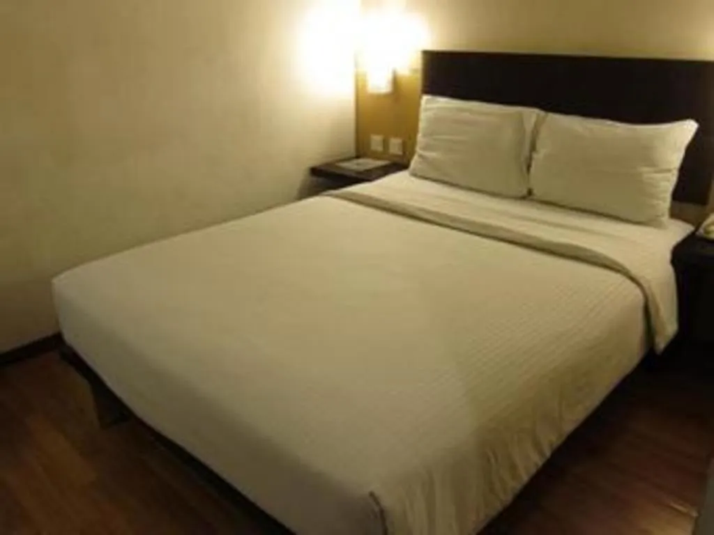 Bed in ZUZU Simpang Lima