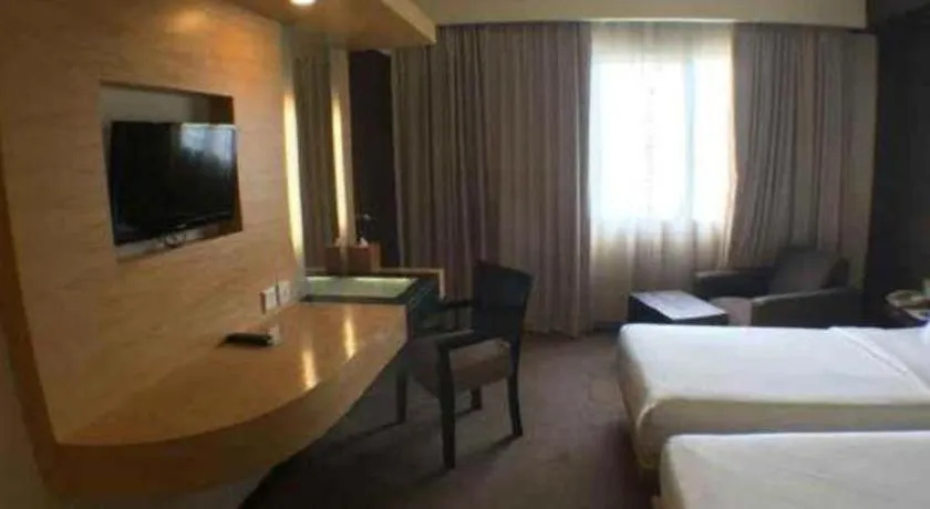 Bed in ZUZU Simpang Lima