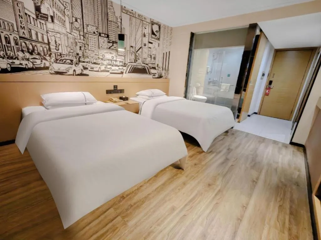 Bed in City Comfort Inn Wuhan Baibuting