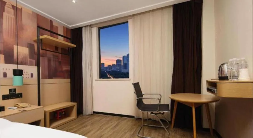 Bed in City Comfort Inn Wuhan Baibuting