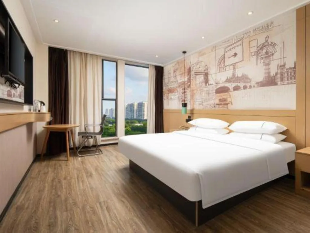 Bed in City Comfort Inn Wuhan Baibuting