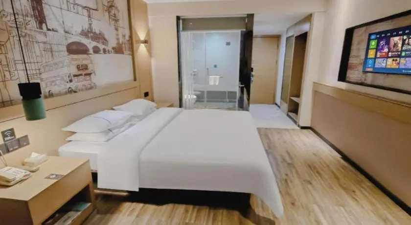 Bed in City Comfort Inn Wuhan Baibuting
