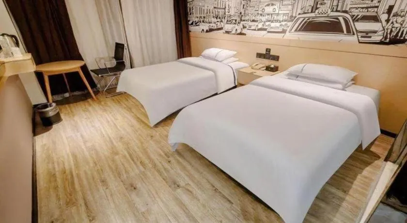 Bed in City Comfort Inn Wuhan Baibuting