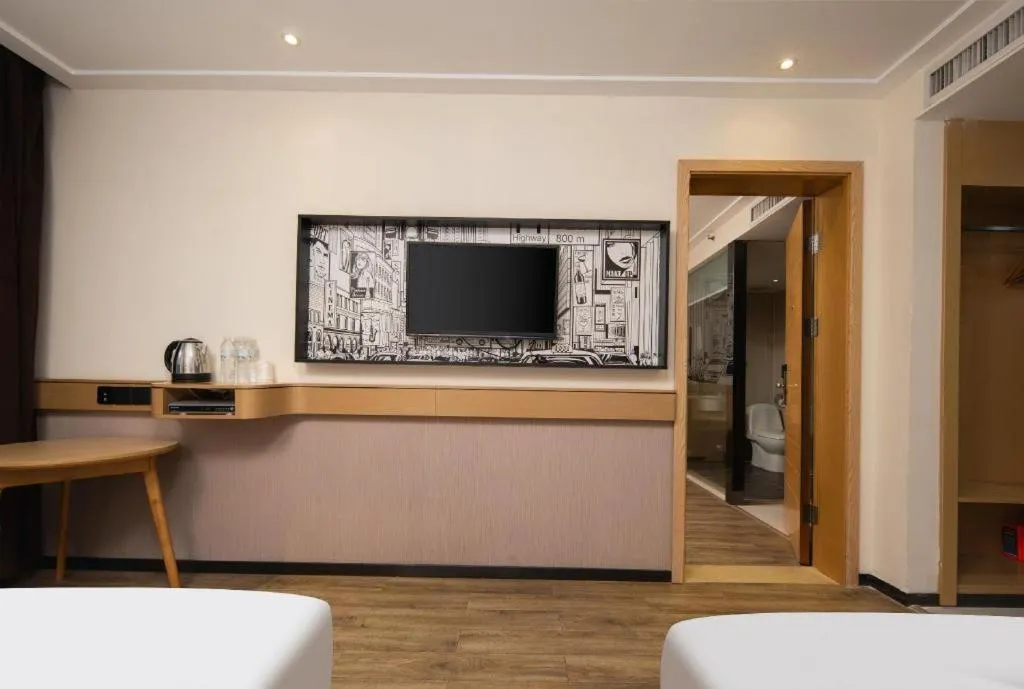 Bed in City Comfort Inn Wuhan Baibuting