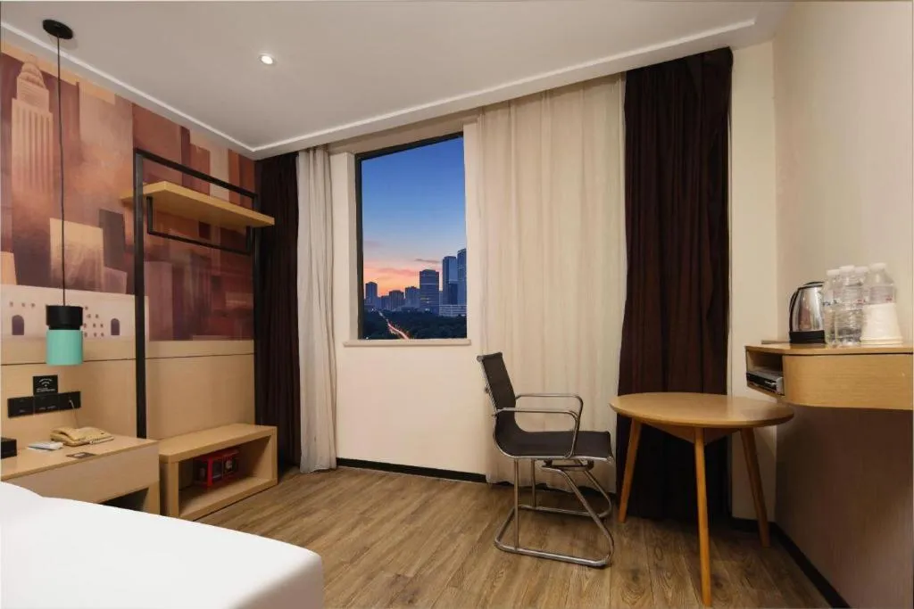 Bed in City Comfort Inn Wuhan Baibuting