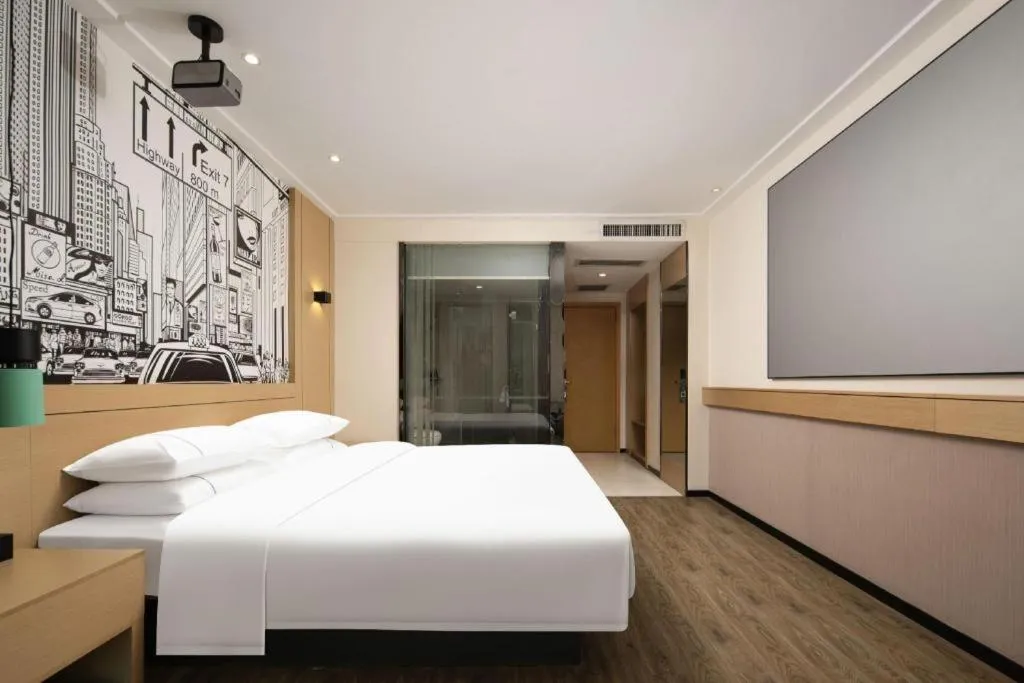 Bed in City Comfort Inn Wuhan Baibuting