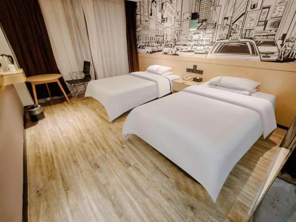 Bed in City Comfort Inn Wuhan Baibuting