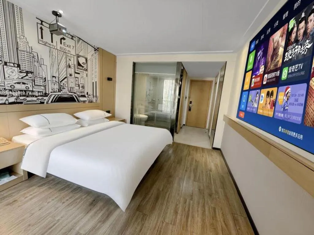 Bed in City Comfort Inn Wuhan Baibuting