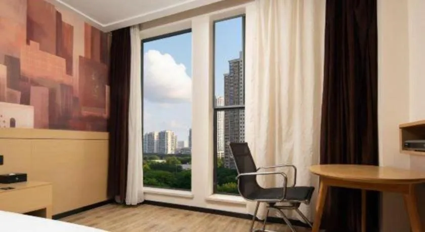 Bed in City Comfort Inn Wuhan Baibuting