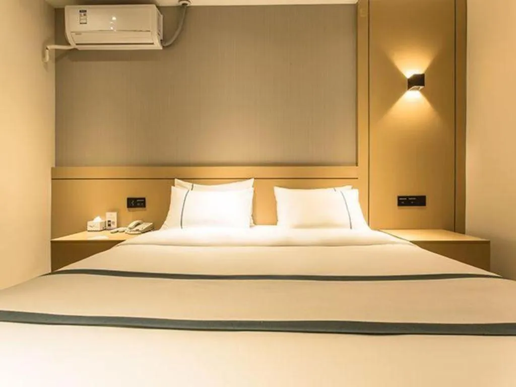 Bed in City Comfort Inn Nanning Anji Wanda Plaza