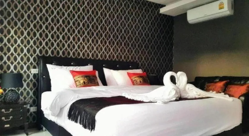 Bed in The Prince Hotel