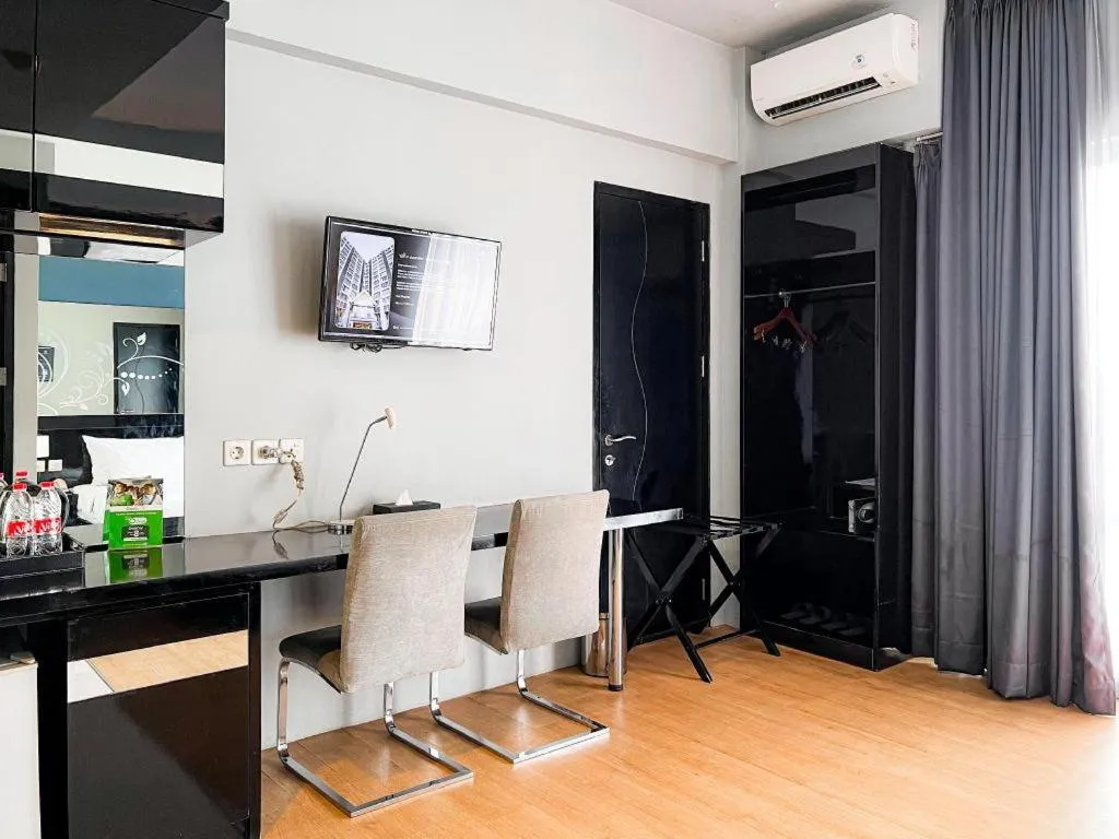 Grand Darmo Suite by AMITHYA