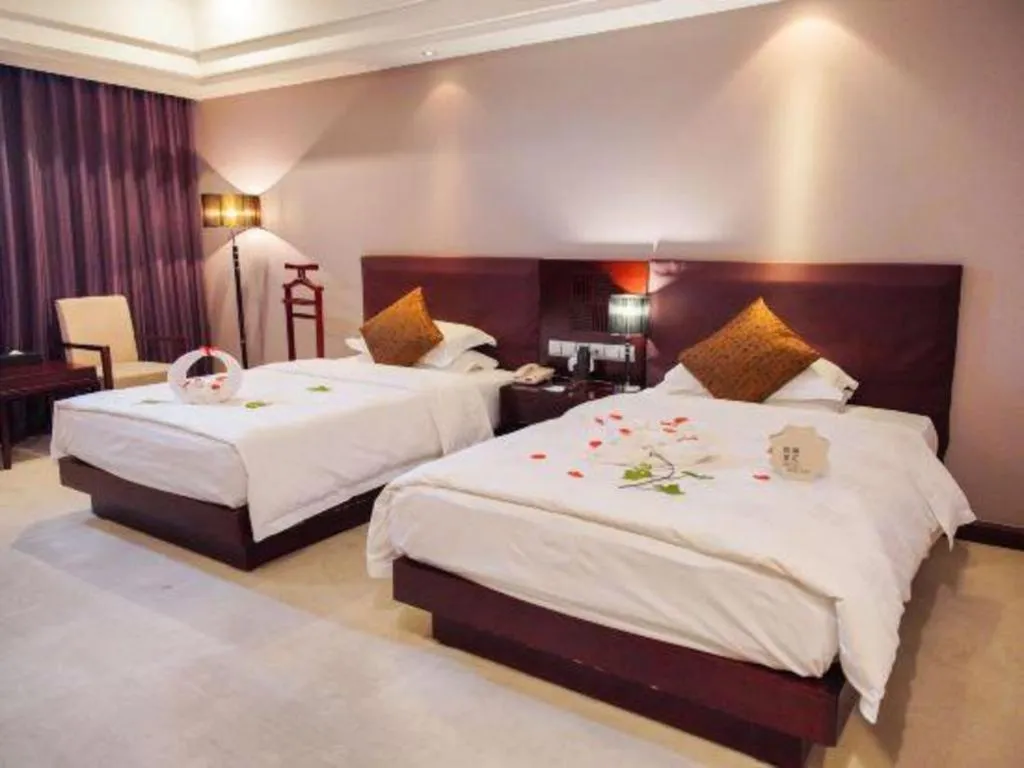 Bed in Kunming Wenhui Hotel