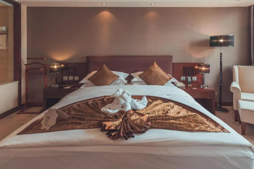 Bed in Kunming Wenhui Hotel