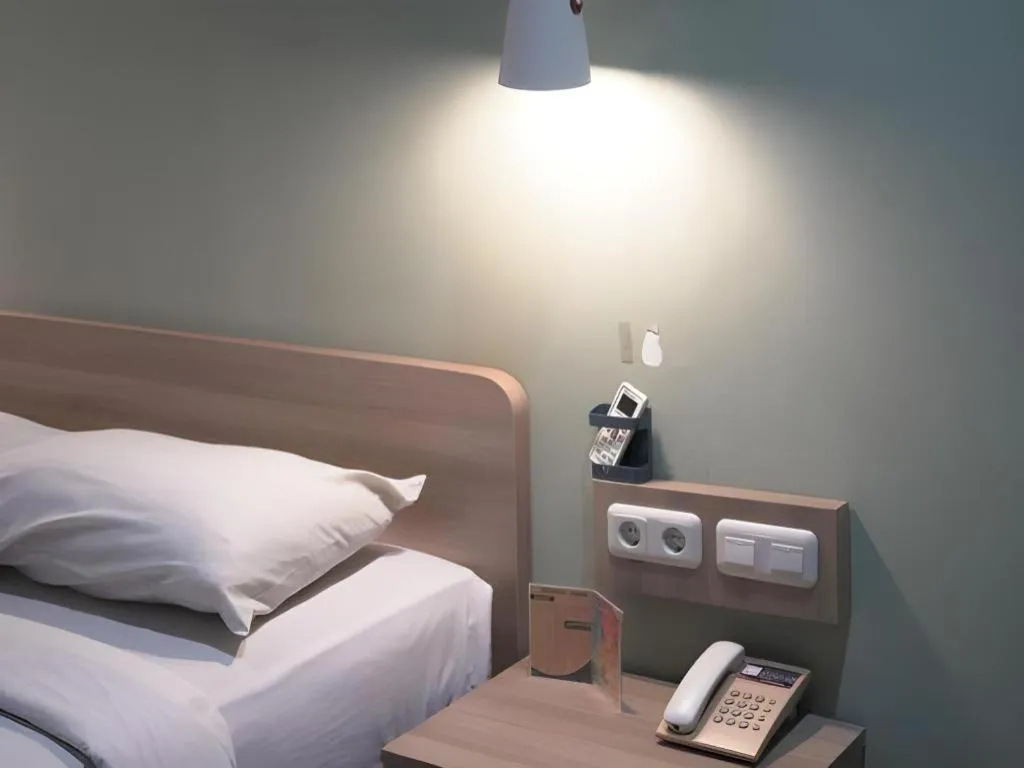 Bed in Hotel Celebes