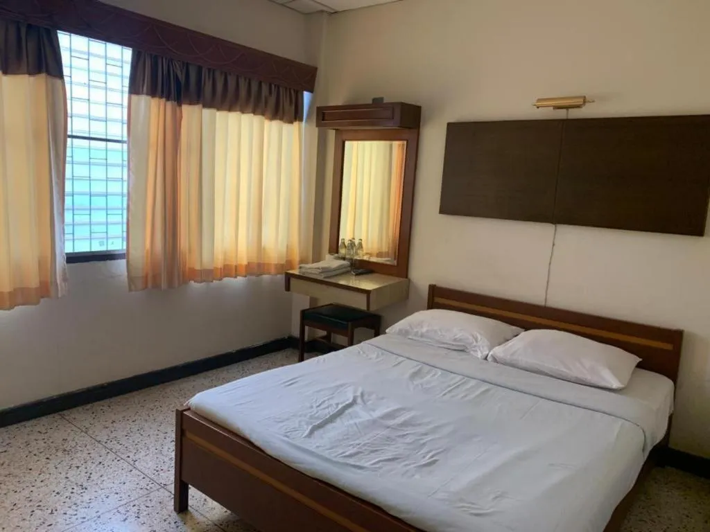 Bed in Petchpailyn Hotel