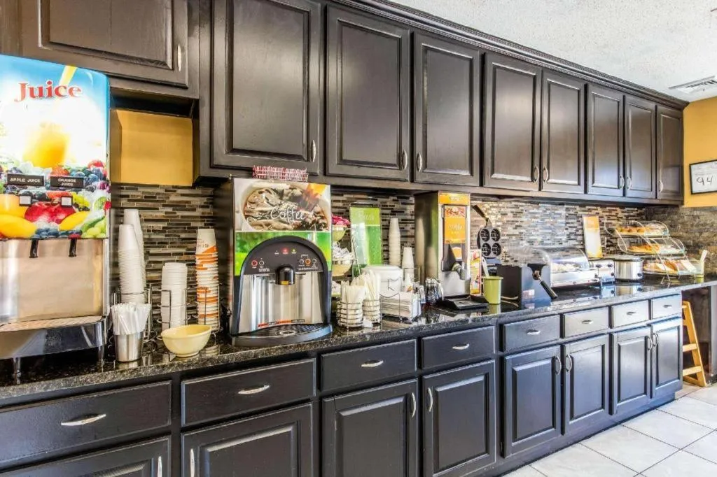 Quality Inn Bessemer I-20 exit 108