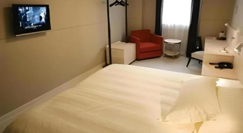 Bed in Jinjiang Inn Tianjin People's Hospital