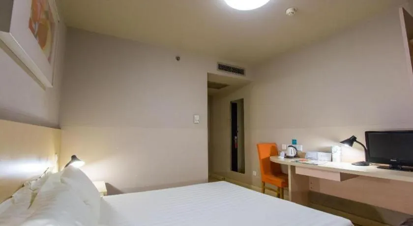 Bed in Jinjiang Inn Tianjin People's Hospital