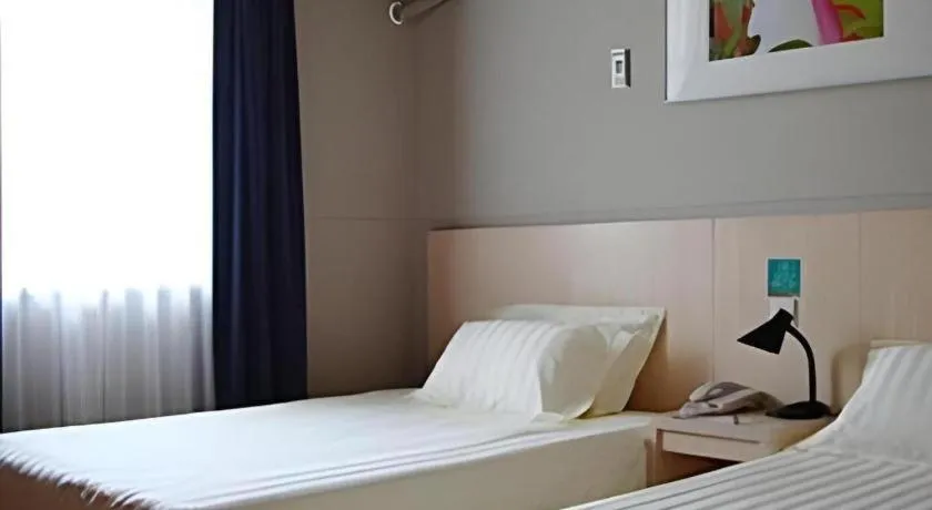 Bed in Jinjiang Inn Tianjin People's Hospital