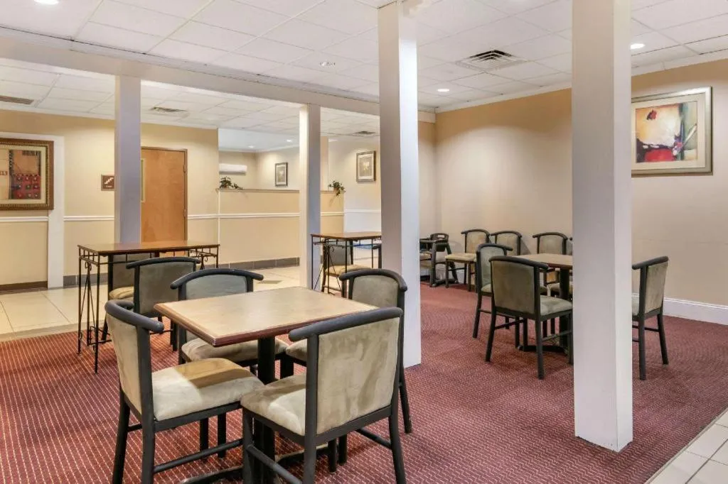 Econo Lodge Eutaw I-20