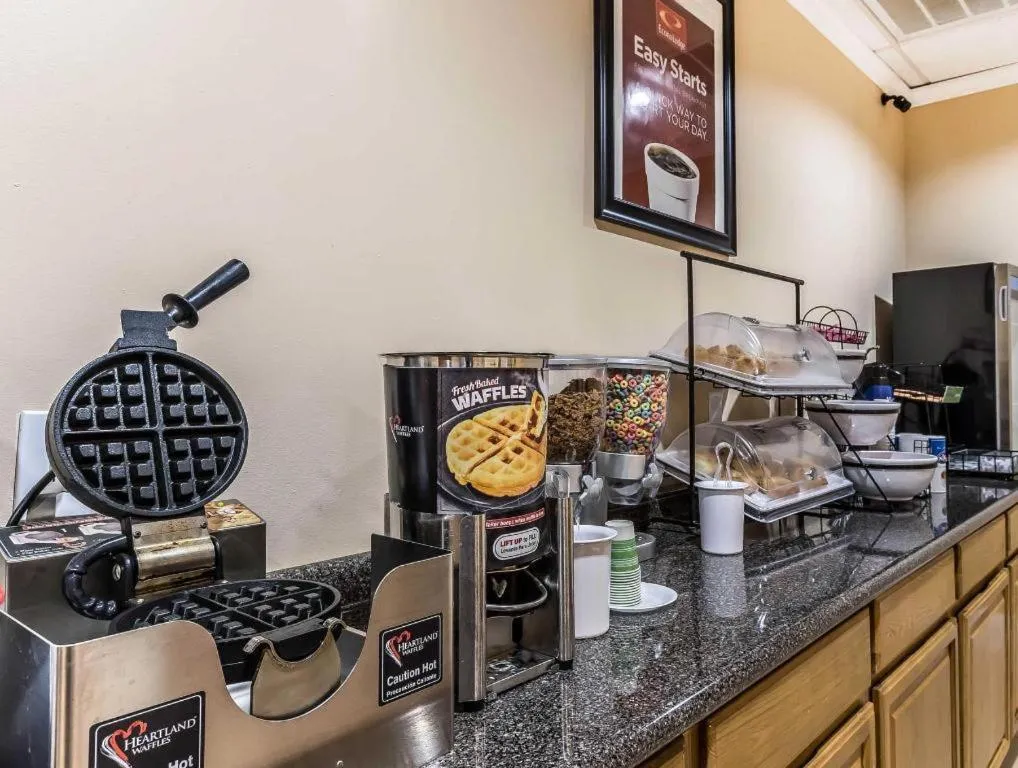 Econo Lodge Eutaw I-20