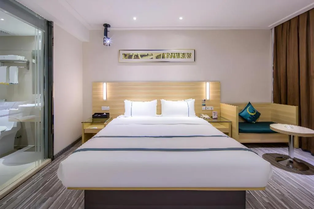 Bed in City Comfort Inn Guangzhou Baiyun Mountain