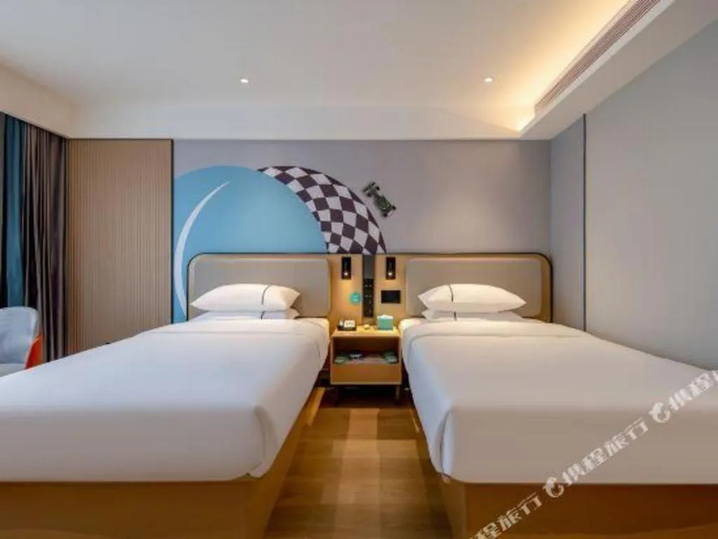 Bed in City Comfort Inn Guangzhou Baiyun Mountain