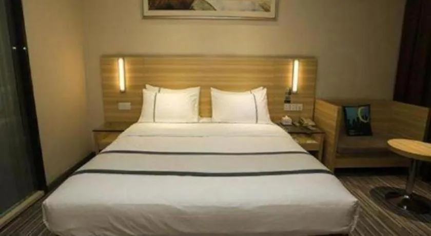 Bed in City Comfort Inn Guangzhou Baiyun Mountain