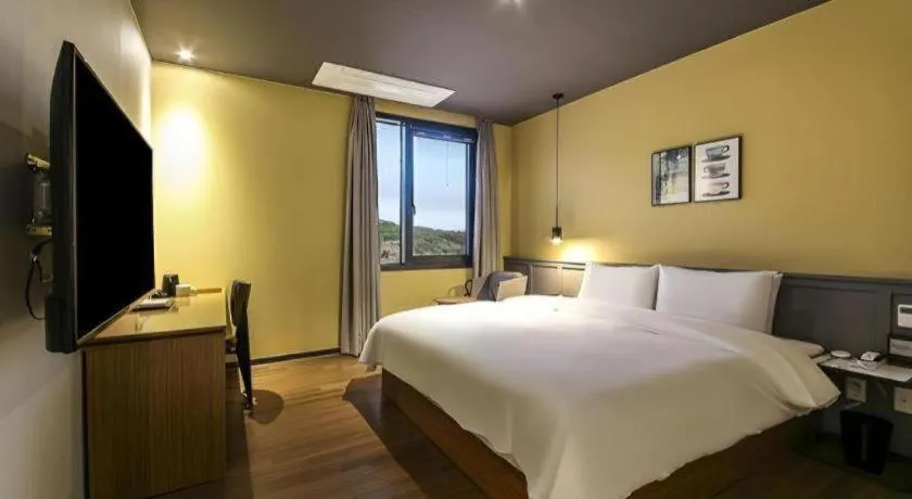 Bed in Gimhae Perfect Hotel