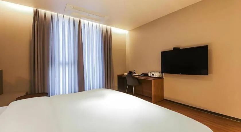 Bed in Gimhae Perfect Hotel