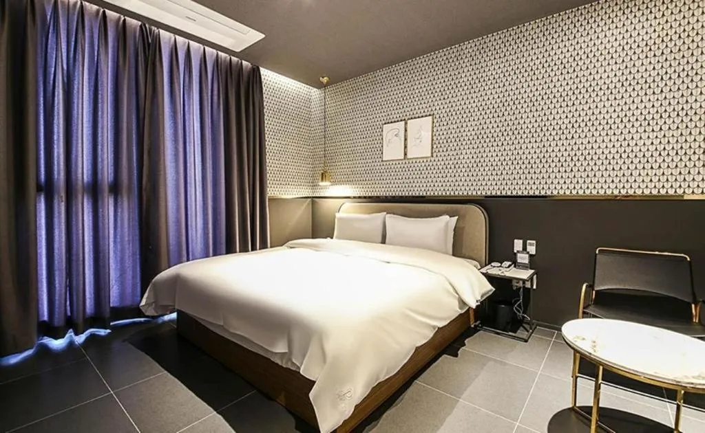 Bed in Gimhae Perfect Hotel