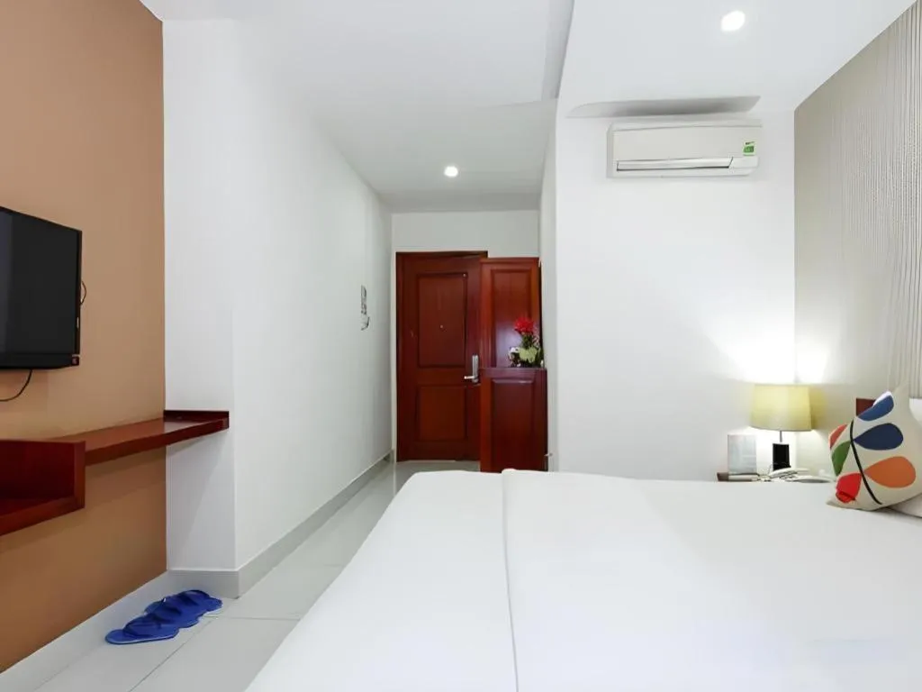 Bed in Mi Linh Hotel