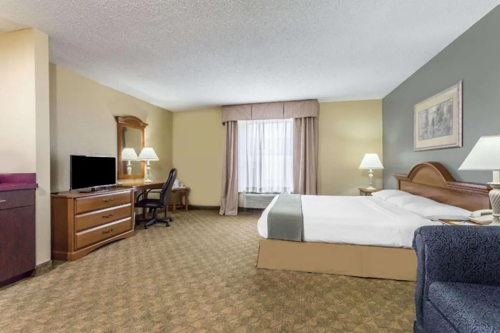 Bed in Days Inn by Wyndham Selma