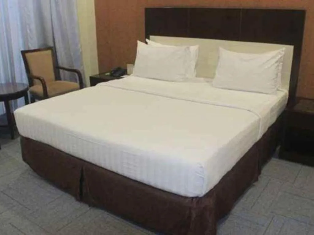 Bed in Narita Classic Hotel