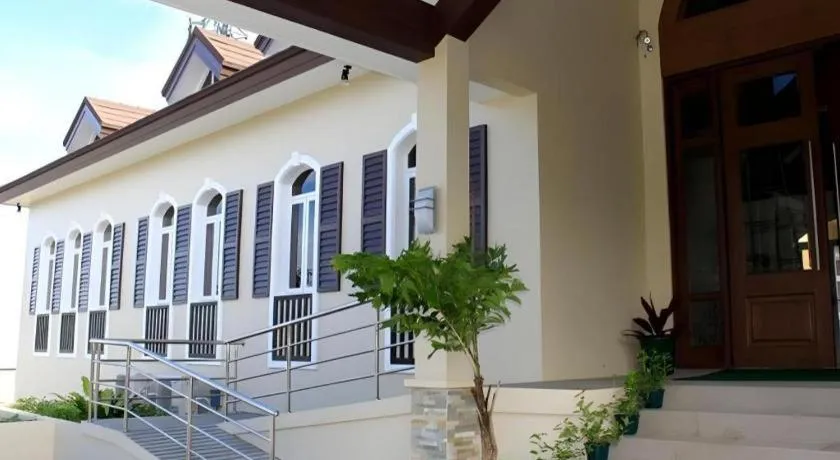 Country Chateau Hotel