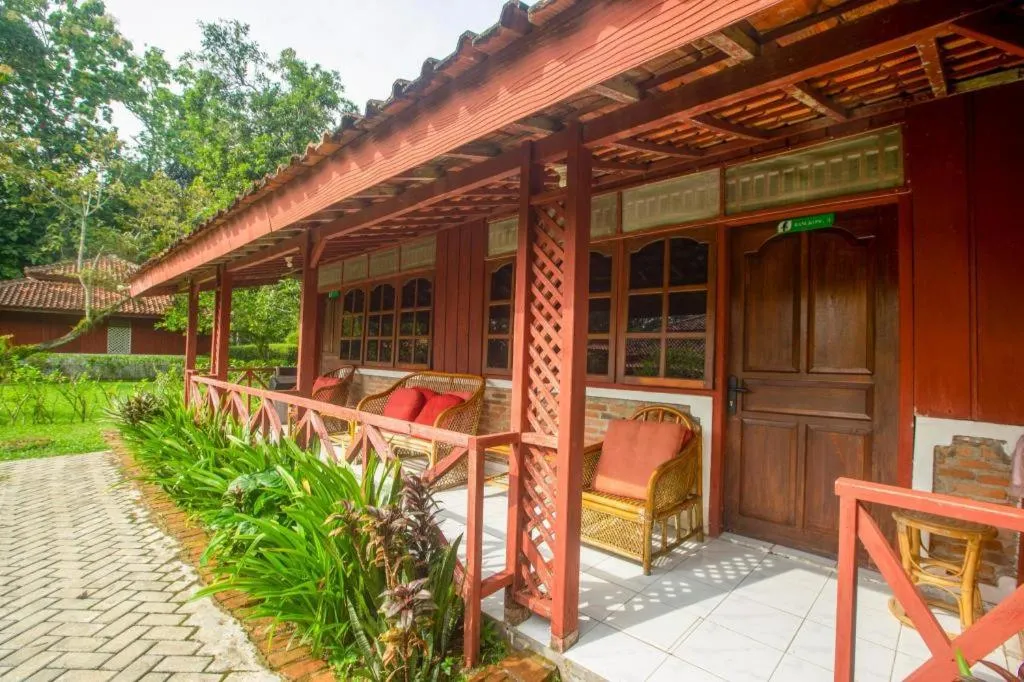 Satwa Elephant Eco Lodge