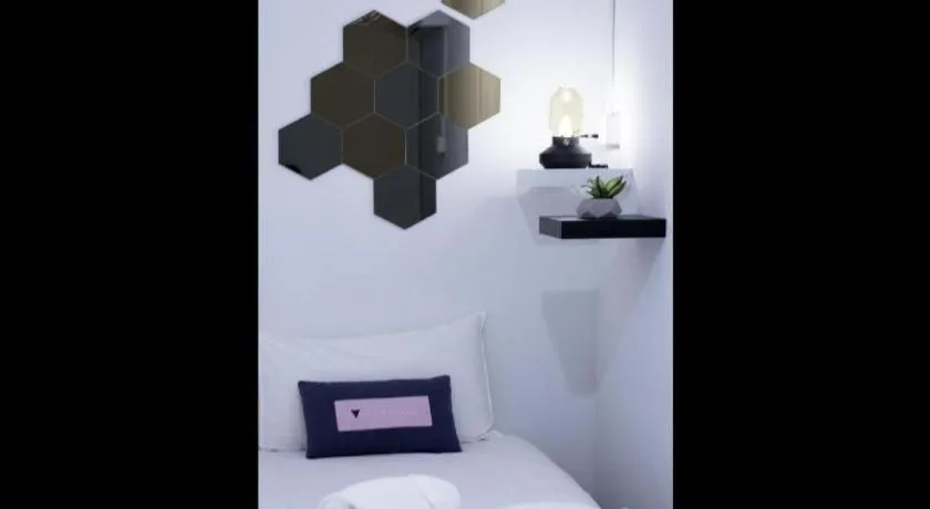 Bed in Capsule@Hive Bugis