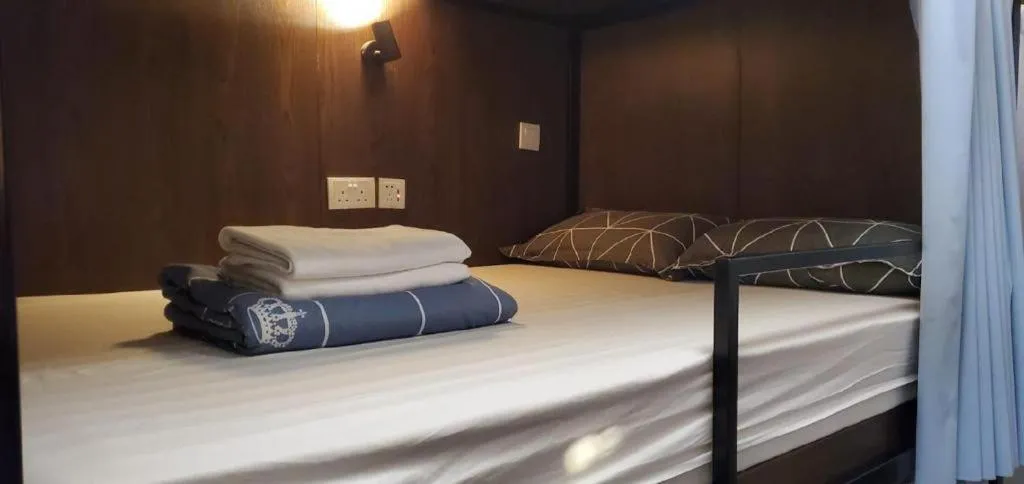 Bed in Capsule@Hive Bugis