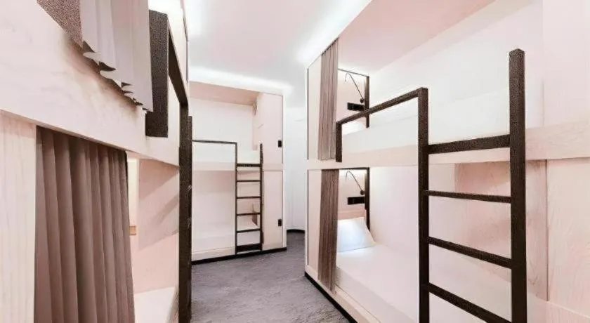 Bed in Capsule@Hive Bugis