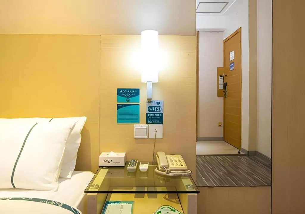 Bed in City Comfort Inn Guiping Xishan