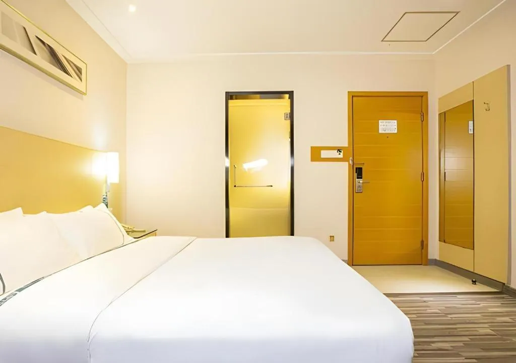 Bed in City Comfort Inn Guiping Xishan