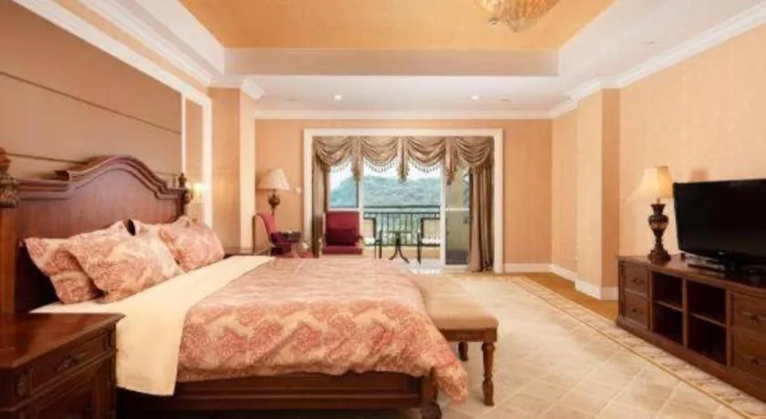 Bed in Country Garden Phoenix Hotel Chizhou Jiuhua Mountain