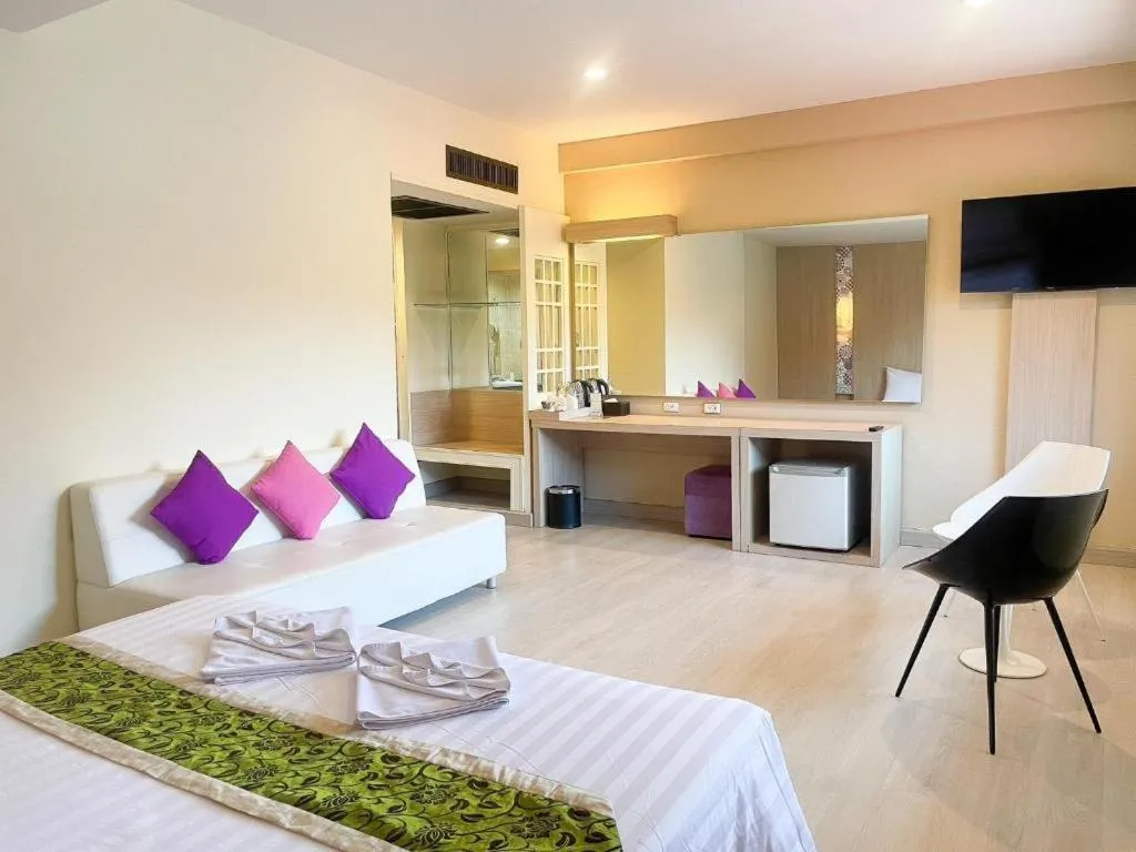 Bed in Bunjongburi Hotel