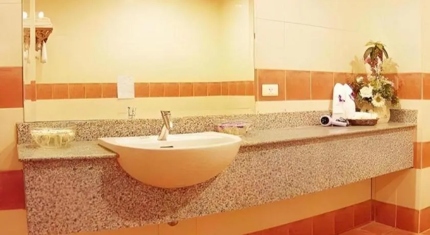 Phuphaya Resort Pattaya