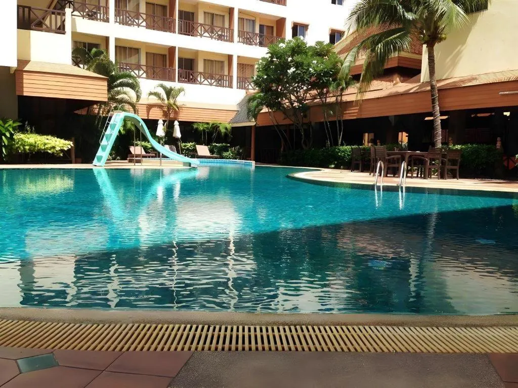 Phuphaya Resort Pattaya