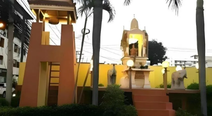 Phuphaya Resort Pattaya