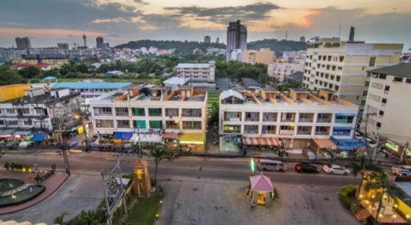 Phuphaya Resort Pattaya