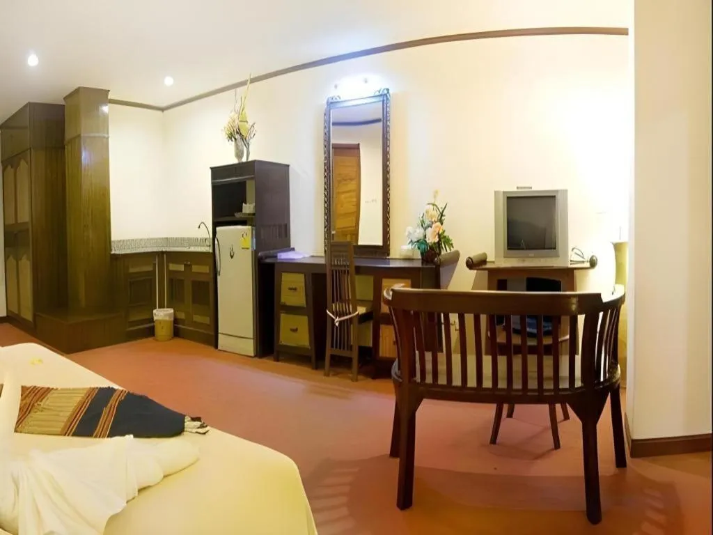 Bed in Phuphaya Resort Pattaya