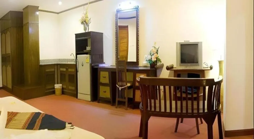 Bed in Phuphaya Resort Pattaya